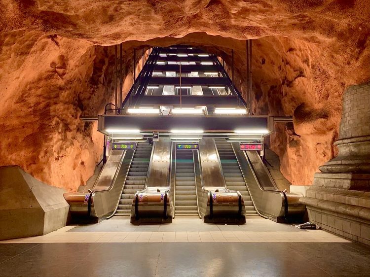 plus-belles-stations-de-metro-Stockholm-Radhuset-top-10